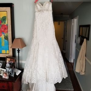 Allure Bridal Dress style 9051